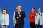 Владимир Путин отметил вклад Первых в развитие России и спел с ними гимн на церемонии закрытия Съезда Движения