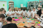 Мастер-класс «Подарок любимой маме» прошел в Варненской детской библиотеке